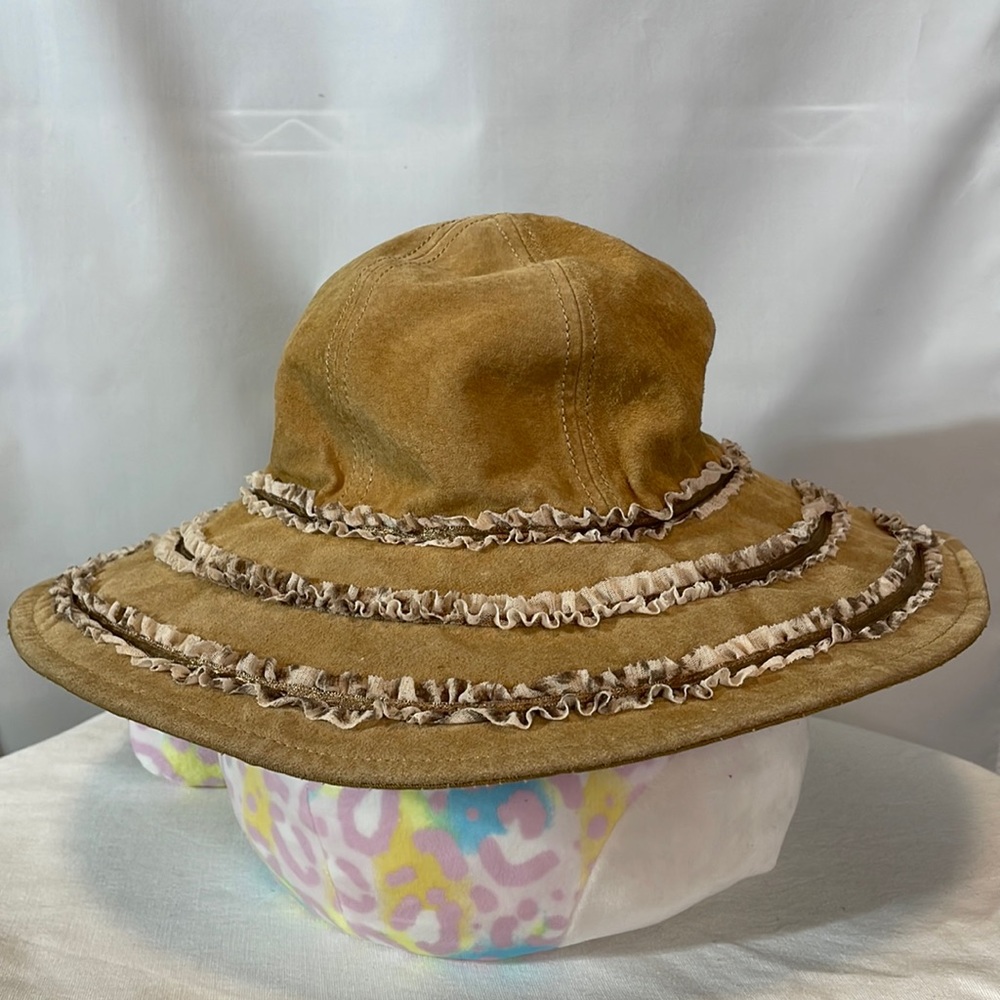 Wilson leather suede sun hat